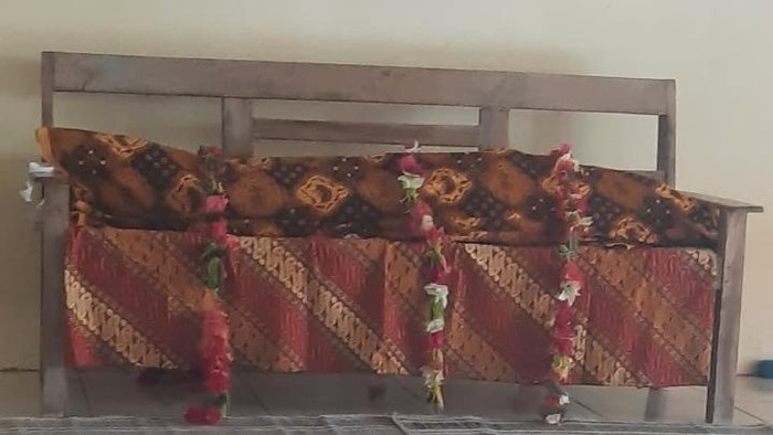Jasad anak SD yang meninggal tertimpa tembok saat main petak umpet