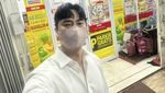 Jevier Justin Perlihatkan Tebalnya Abu Vulkanik Anak Krakatau di Lampung