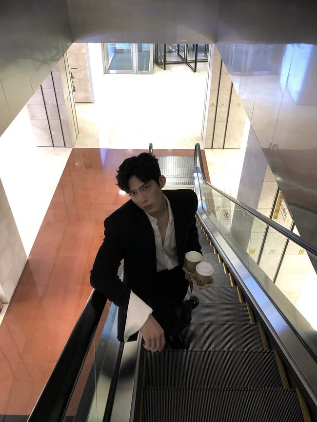 Sebelum The Early Spring, pria kelahiran 1989 ini telah tampil di berbagai drama China populer lainnya. Jing Boran pun telah menekuni dunia akting sejak 2008. Foto: Dok. Instagram@jingxiaoxiansheng