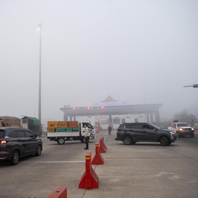 Kabut Asap Pekat, Tol Palembang-Prabumulih Ditutup Sementara