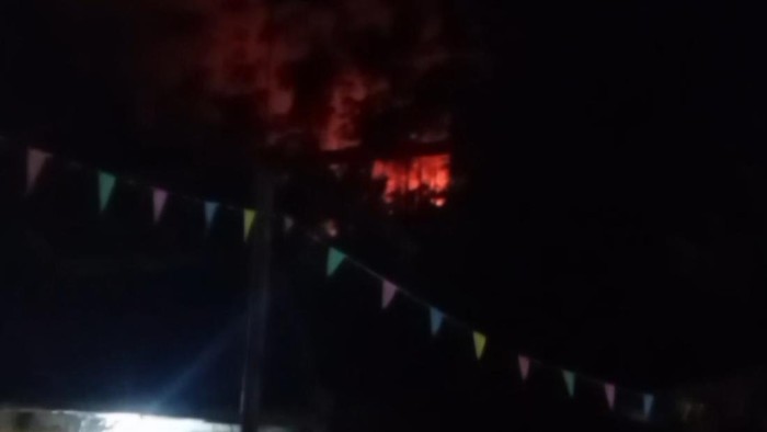 Kebakaran melanda hutan Bukit Tunggul di Perbatasan Lembang-Cilengkrang