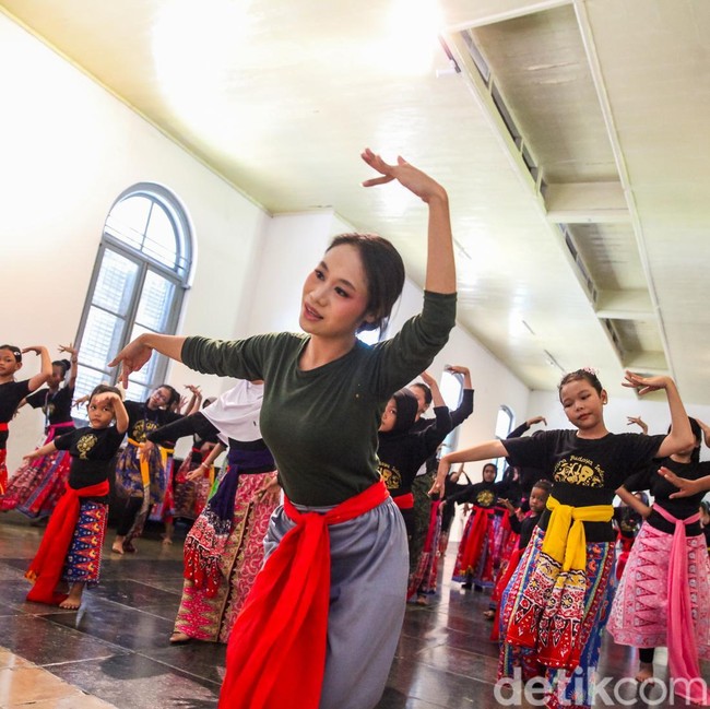 Kelas Tari Gratis Buka Ruang Inklusif untuk Merawat Budaya Tradisional