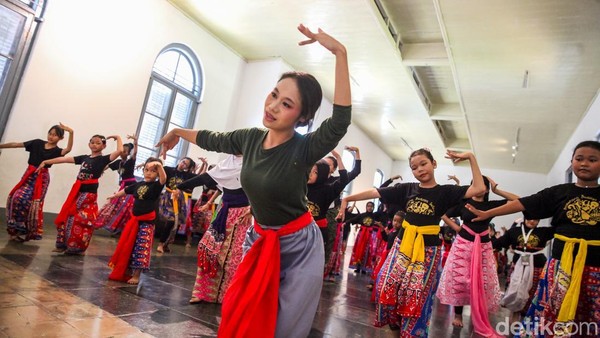 Kelas Tari Gratis Buka Ruang Inklusif untuk Merawat Budaya Tradisional