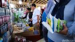 Khawatir Abu Vulkanik, Warga Jaksel Ramai-Ramai Borong Masker