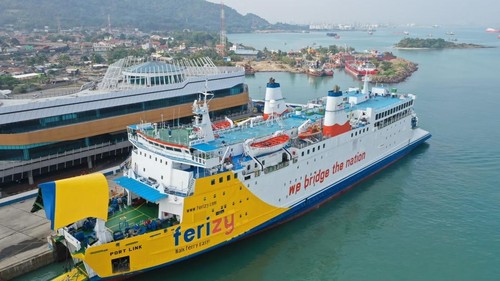 KMP Portlink 0 yang digunakan untuk mengurai kepadatan kendaraan kendaraan di Ketapang dan Gilimanuk, Minggu (6/9/2026).  Foto : PT ASDP Indonesia Ferry (Persero)