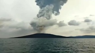 Sebaran Abu Anak Krakatau Capai Bekasi, BPBD Ingatkan Warga Pakai Masker