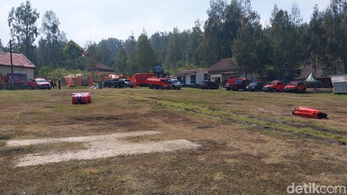 Landasan yang disiapkan untuk helikopter water bombing padamkan karhutla Ijen