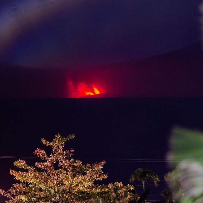Lava Pijar Gunung Anak Krakatau Terlihat dari Serang
