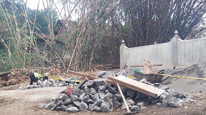Lokasi penemuan granat nanas di Godean, Sleman, Minggu (6/9/2026).