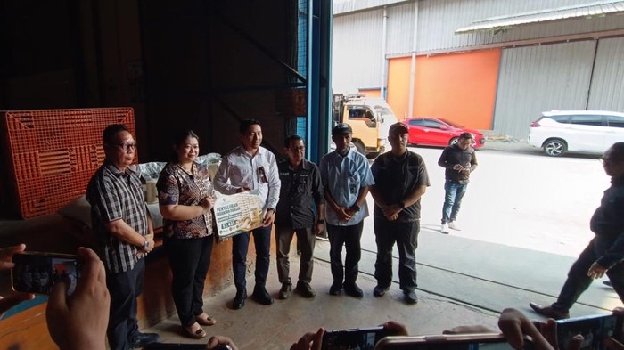 Pelepasan bantuan pangan untuk masyarakat Kabupaten Mahulu, tepatnya untuk dua kecamatan terjauh, Long Pahangai dan Long Apari dari Samarinda. (Istimewa)