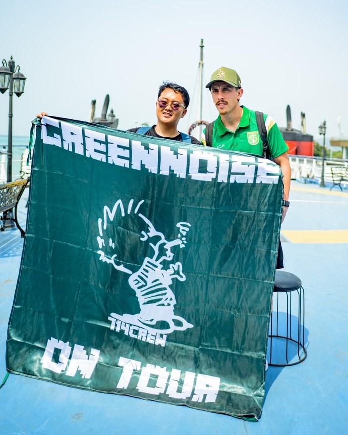 Pemain Persebaya tempuh laut dan darat