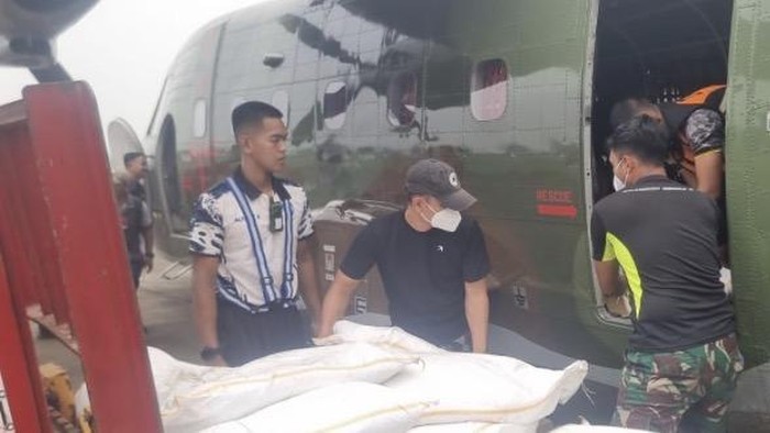 Persiapan pelaksanaan OMC di langit Kalbar. (Dok Kemenhut)