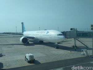 Video Imbas Erupsi Anak Krakatau! 2 Pesawat Garuda Mendarat di Kertajati