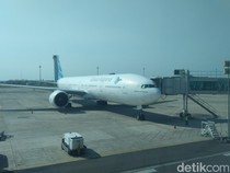 Video Imbas Erupsi Anak Krakatau! 2 Pesawat Garuda Mendarat di Kertajati