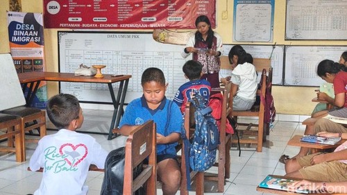 Program KMHDI Mengajar yang digelar di Aula Pemerintah Desa Panji, Buleleng, Bali, Sabtu (5/9/2026). Foto : Made Wijaya Kusuma