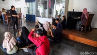 Peserta yang terdiri dari penyandang disabilitas, down syndrome hingga masyarakat umum memainkan angklung dalam kelas BBI. Kegiatan musik ini menjadi ruang belajar yang terbuka dan inklusif bagi berbagai kalangan.