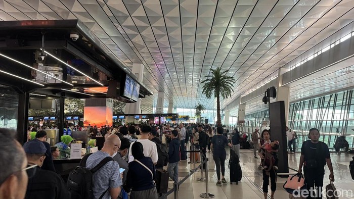 Suasana Bandara Soetta yang ditutup sementara imbas erupsi Gunung Anak Krakatau