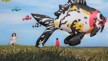 Honorable Mention: Playing With Fish By Kantaya New. Foto: street_macadam