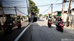 Abu Vulkanik Bikin Depok Berdebu, Warga Beraktivitas Pakai Masker