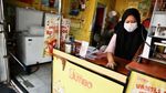 Abu Vulkanik Bikin Depok Berdebu, Warga Beraktivitas Pakai Masker