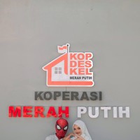 Viral Pasangan Foto di Kopdes Mojokerto Usai Lamaran, Pakai Topeng Spiderman