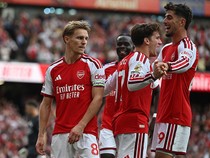 London Masih Merah!