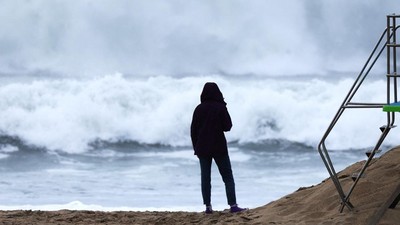 Badai Marie Ancam California, Ombak Besar dan Banjir Terjang Pesisir