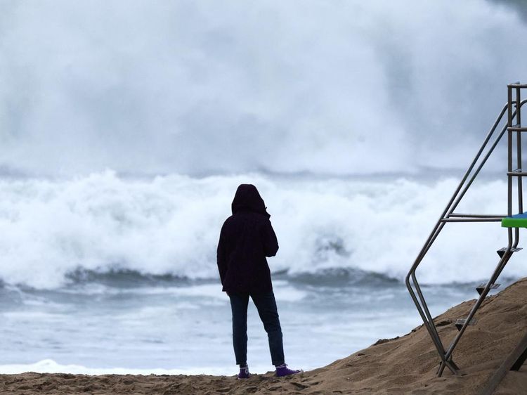 Badai Marie Ancam California, Ombak Besar dan Banjir Terjang Pesisir