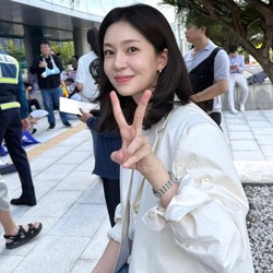 Baek Jin Hee Tulis Surat Buat Fans Jelang Pernikahan