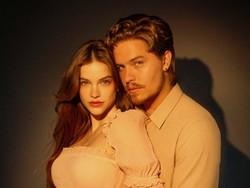 Foto Maternity Seksi Barbara Palvin Pakai Lingerie Vintage Victorias Secret