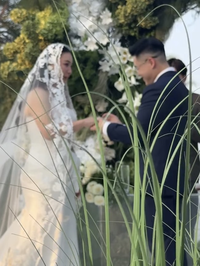 Congrats! Devy Anastasia Menikah dengan Hosea