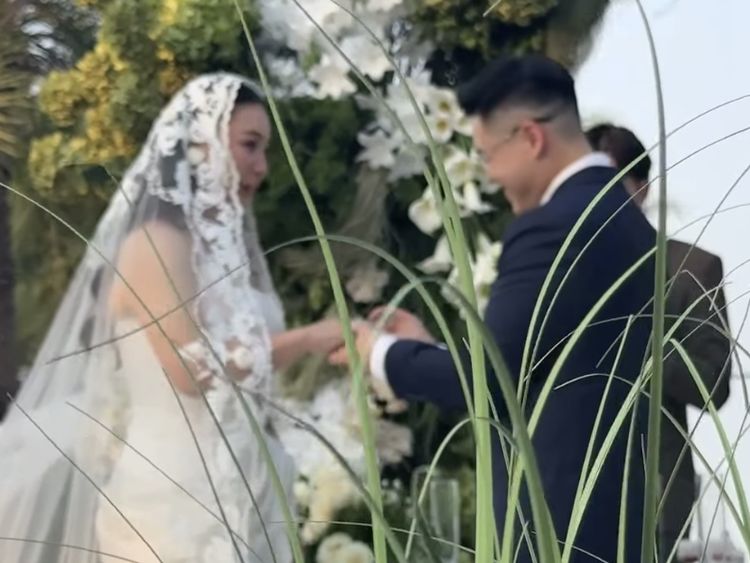Congrats! Devy Anastasia Menikah dengan Hosea