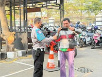 Ditlantas Polda Metro Jaya Sediakan 10 Ribu Masker bagi Wajib Pajak