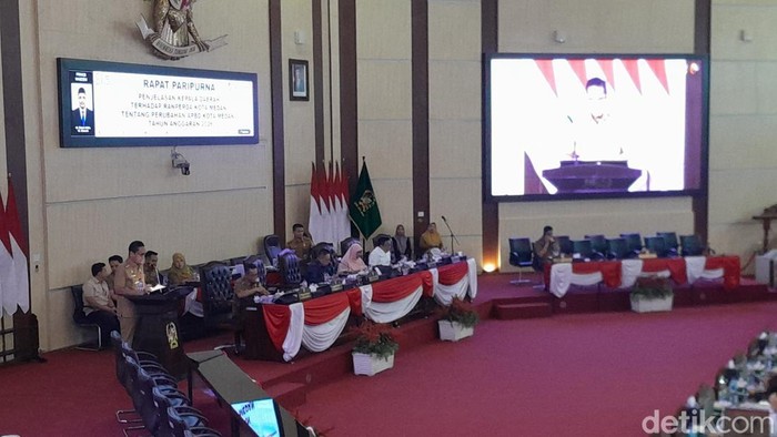 Paripurna DPRD Medan dengan agenda pembahasan P-APBD 2026.