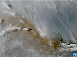 Melihat Dahsyatnya Erupsi Anak Krakatau dari Citra Satelit