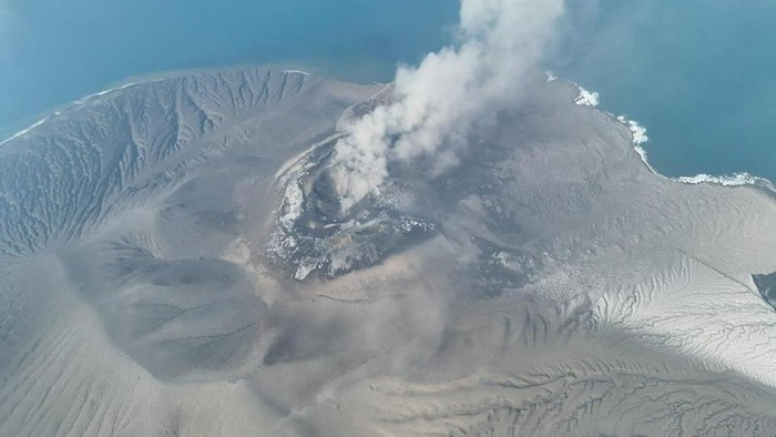 Erupsi Anak Krakatau dari Citra Satelit