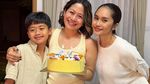 Seru! Farida Nurhan Main ke Pabrik Terasi hingga Cobain Kaladama