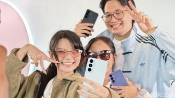 Lewat program launch offer, Galaxy S26 FE 8/128 GB bisa didapat mulai Rp 9.249.000 sesuai syarat dan ketentuan. Foto: Adi FR/detikINET