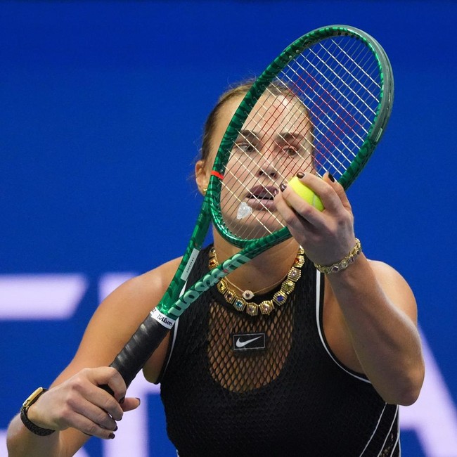 Foto: Gaya Aryna Sabalenka Tanding Pakai Kalung Rp 2 M di US Open 2026