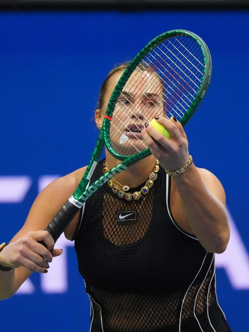 Foto: Gaya Aryna Sabalenka Tanding Pakai Kalung Rp 2 M di US Open 2026