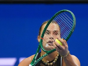 Foto: Gaya Aryna Sabalenka Tanding Pakai Kalung Rp 2 M di US Open 2026