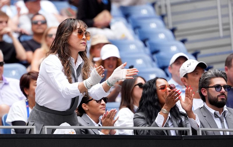 Tennis - U.S. Open - Flushing Meadows, New York, United States - September 3, 2026 Tamaki Osaka cheers for her daughter Naomi Osaka of Japan during her second round match against Czech Republic's Katerina Siniakova IMAGN IMAGES via Reuters/Robert Deutsch