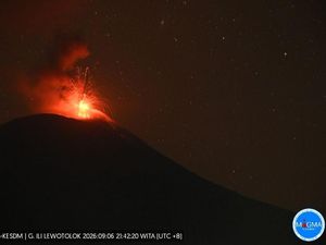 Video: Dua Hari Berturut-turut, 3 Gunung Api di Indonesia Erupsi Bersamaan