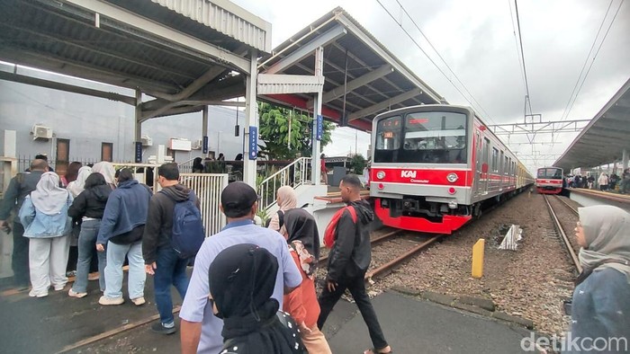 Ilustrasi Kereta Rel Listrik (KRL) (Jabbar R/detikcom)