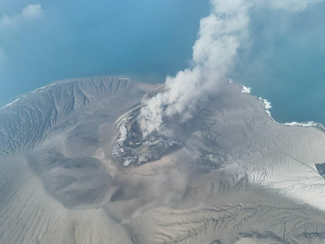A drone view shows Mount Anak Krakatau volcano spewing hot ash during an eruption, in South Lampung, Lampung province, Indonesia, September 5, 2026. Center for Volcanology and Geological Hazard Mitigation (PVMBG)/Handout via REUTERS ATTENTION EDITORS - THIS IMAGE HAS BEEN SUPPLIED BY A THIRD PARTY. MANDATORY CREDIT. NO RESALES. NO ARCHIVES.      TPX IMAGES OF THE DAY