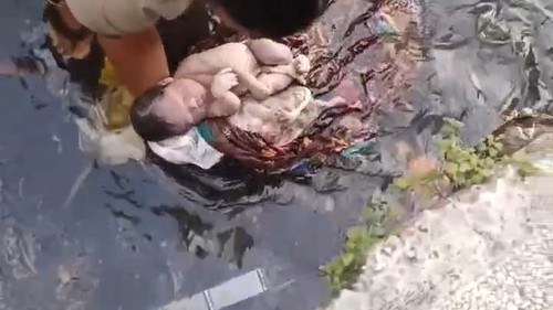Jasad bayi ditemukan warga di sungai Lingkungan Jempong Timur, Kelurahan Jempong Baru, Sekarbela, Kota Mataram, Minggu (6/9/2026) malam.