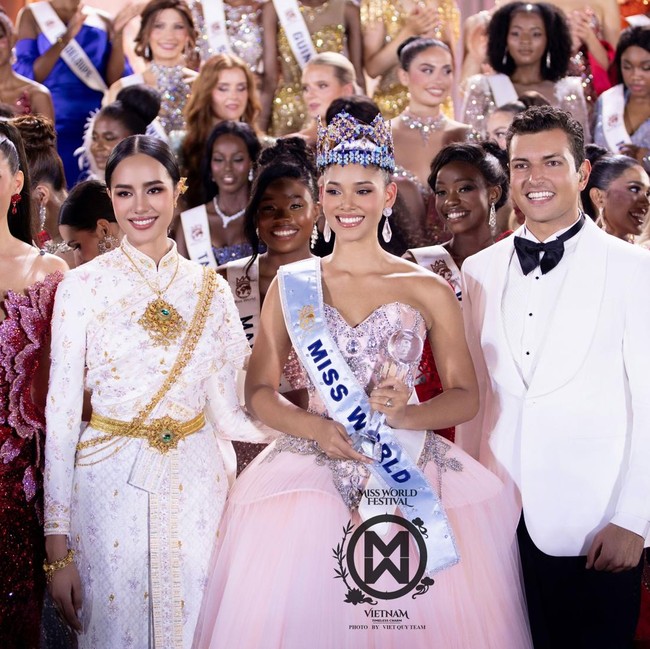 Foto Joheirry Mola, Miss World 2026 yang Berprofesi sebagai Guru dan Jurnalis