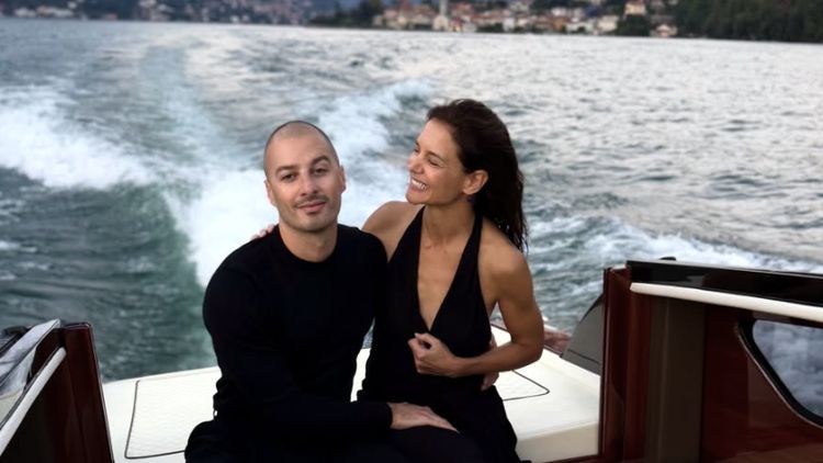 Katie Holmes Liburan Romantis dengan Pacar Berondong yang Lebih Muda 8 Tahun