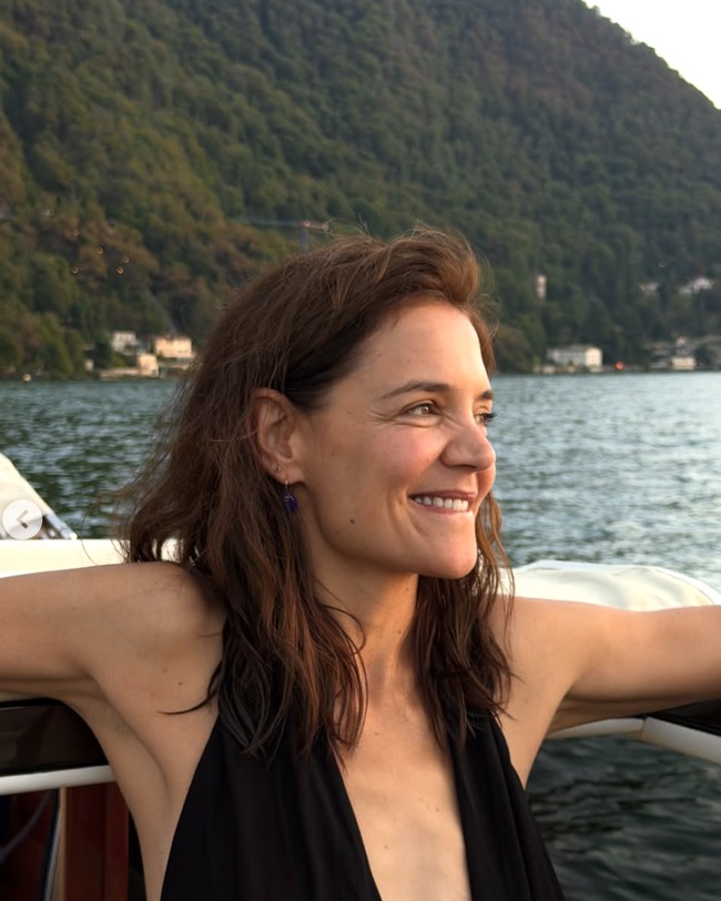 Liburan di Italia ini menjadi salah satu momen paling terbuka Katie dalam memperlihatkan kehidupan asmaranya setelah bercerai dari Tom Cruise pada 2012.  Foto: dok. Instagram
