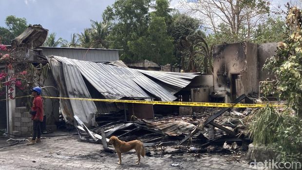 Kebakaran di Nusa Penida Wyn's Penida Cafe dan Bar Cottage di Banjar Nyuh, Desa Ped, Kecamatan Nusa Penida, Klungkung, Bali, yang ludes terbakar, Senin (7/9/2026).